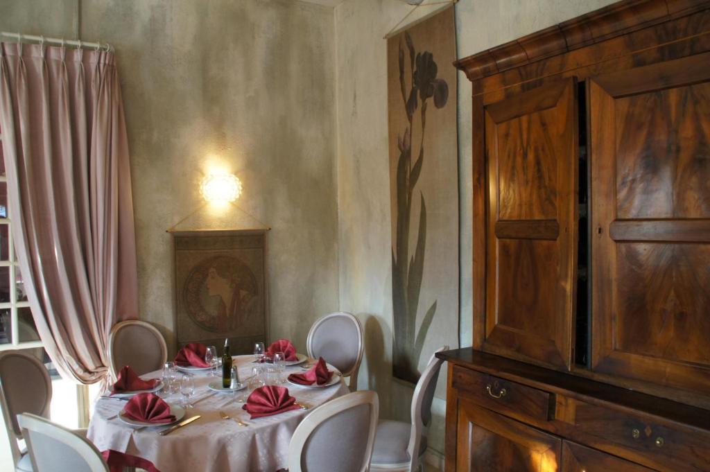 Auberge Bourrelly Cabries Ngoại thất bức ảnh
